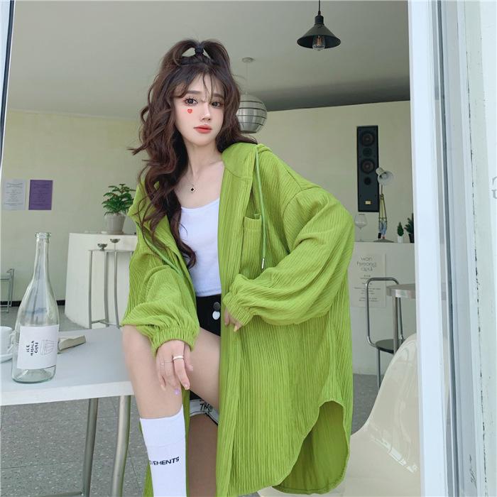 Женский белый кардиган с капюшоном для защиты от солнца - Длинный рукав, Коллекция Осень 2025, Средней длины и универсальное тонкое пальто