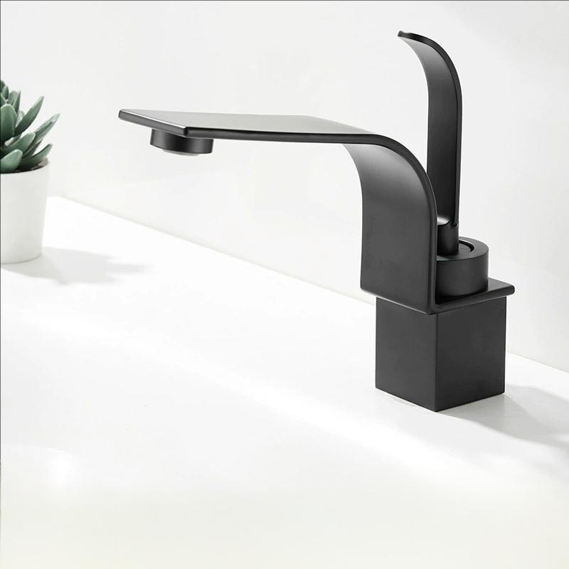 Хромированные смесители для раковины Современные золотые смесители для ванной, монтируемые на столешницу, Черные смесители для раковины, Каскадные смесители, Серые