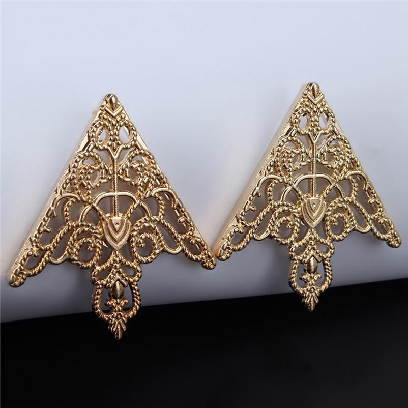 Women Crown Hollow Pattern Collar Buckle Vintage Collar Corner Collar Clip