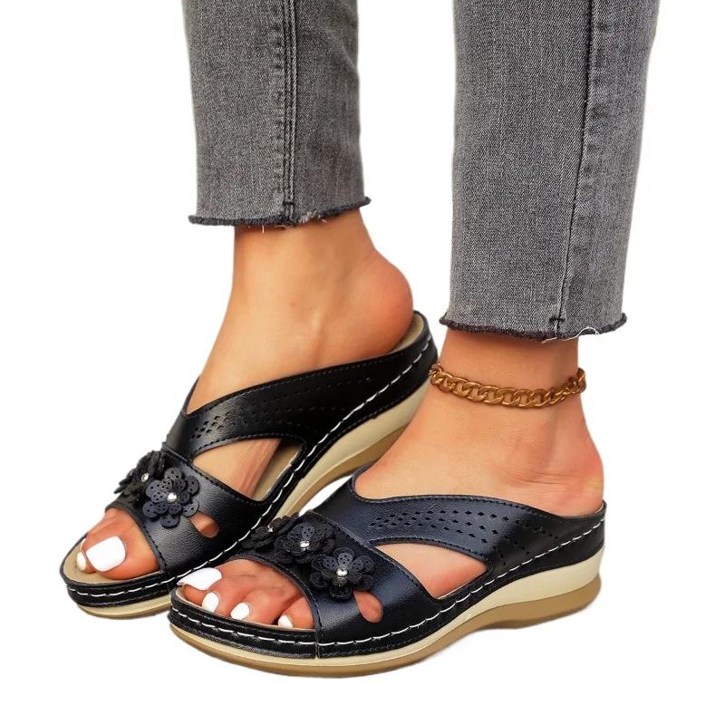 Обувь женская Лидер продаж, женские тапочки с открытым носком, большие размеры, повседневные тапочки для улицы, женские аппликации, сандалии на танкетке с круглым носком