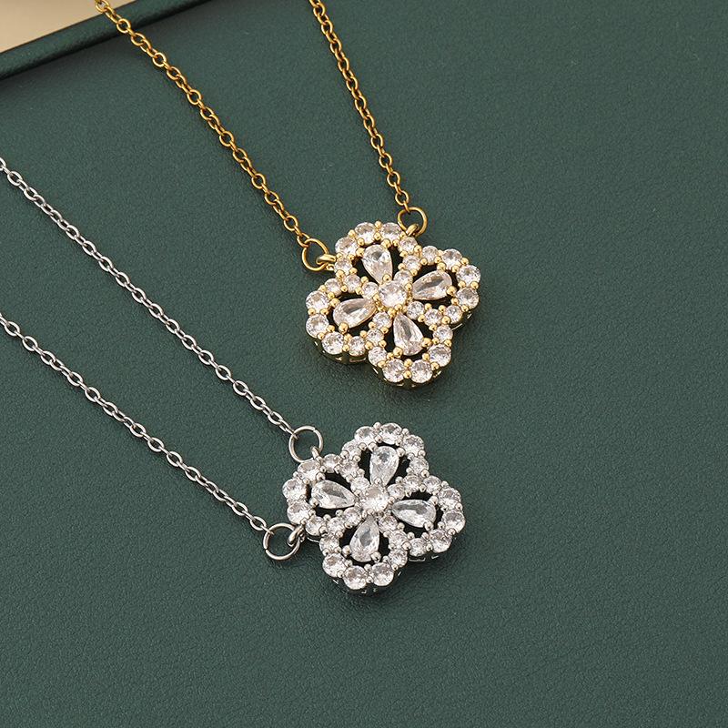 Influencer Style Titanium Steel Four-Leaf Clover Necklace: Elegant Women's Clavicle Chain, Light Luxury, Fade-Resistant