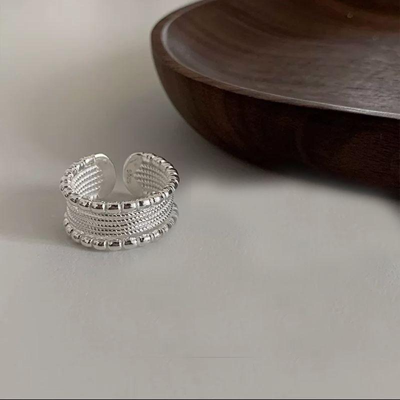 Sterling Chic 925 Silver Ring With Sparkly Zirconia Stones For Unique Womens Accessories