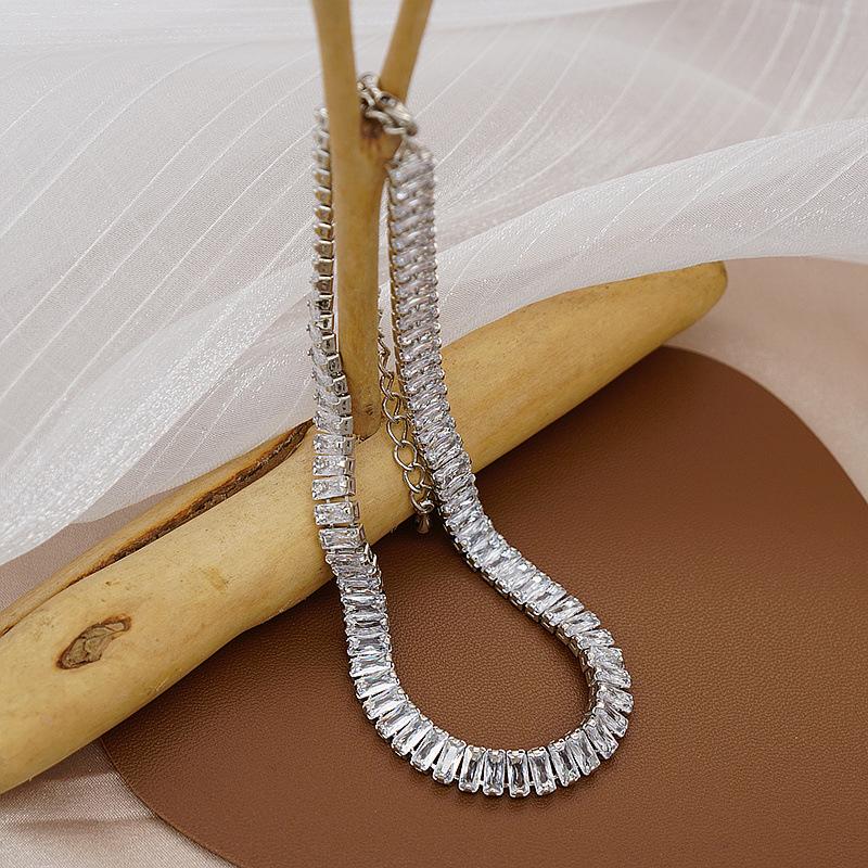 Elegant Zircon Choker Necklace: European and American Style