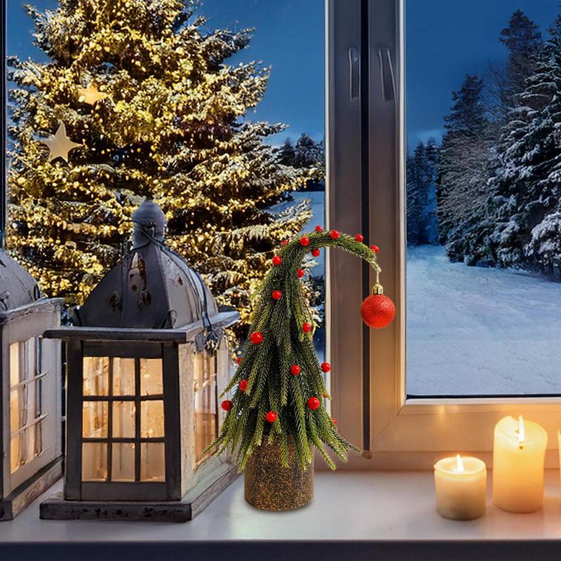 Кривая рождественская елка Искусственная зеленая рождественская елка Рождественские украшения Скульптура Тощая рождественская елка Скульптура Рождество