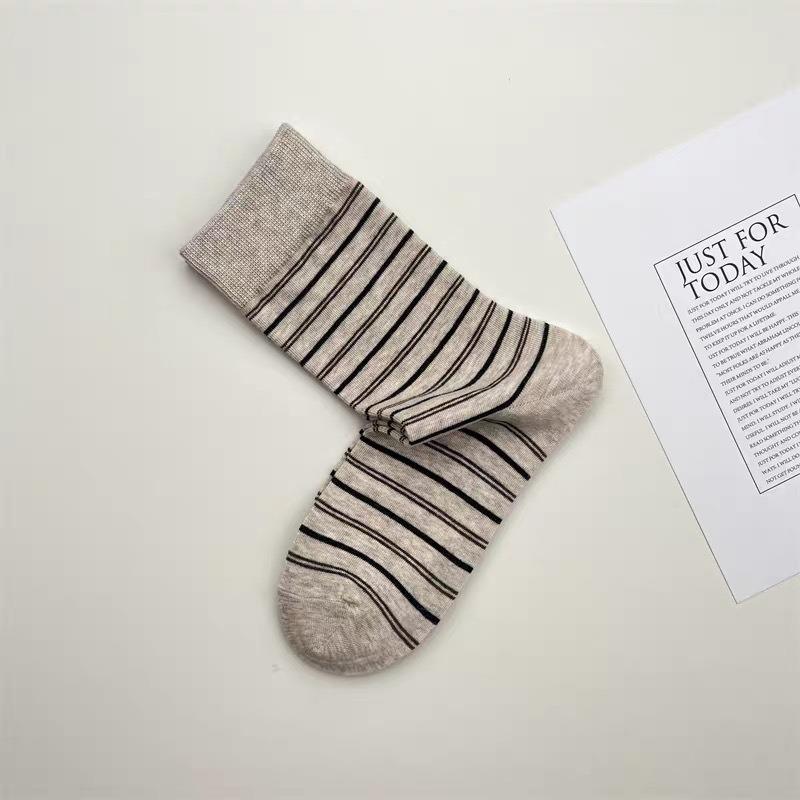 Women's Fall Fashion New All-purpose Striped Tube Cotton Socks