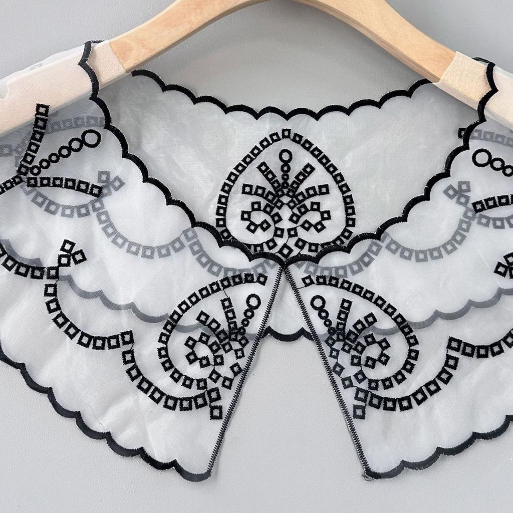 Eugen Yarn Retro Embroidery Fake Collar Versatile Collar Flower Clothing Hollow Decoration Small Shawl Lace Accessories