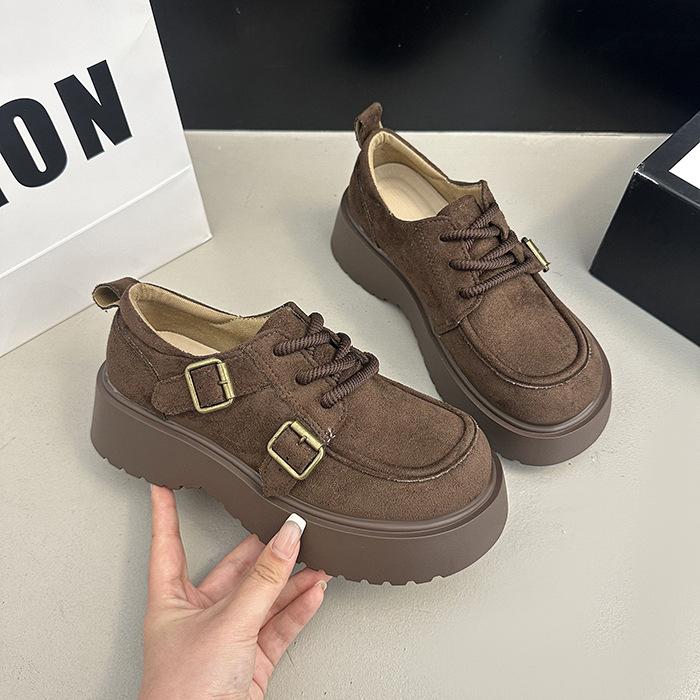 Маленькие кожаные туфли на толстой подошве с увеличением роста, женские 2025, новые осенне-зимние, универсальные туфли на шнуровке в британском стиле для юбки