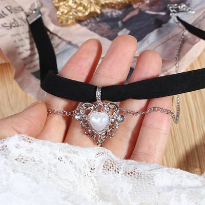 Ожерелья и подвески – Чокеры