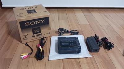 Sony GV-D200 Цифровой видеомагнитофон Digital8 Hi8 8мм