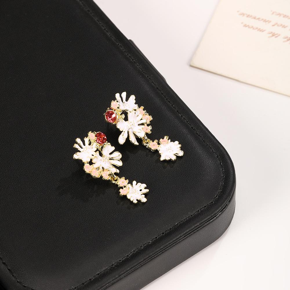 Французский сладкий стиль Цветные серьги-гвоздики с соцветиями ромашек Нишевый дизайн Литературный стиль Серьги для девичьего сердца