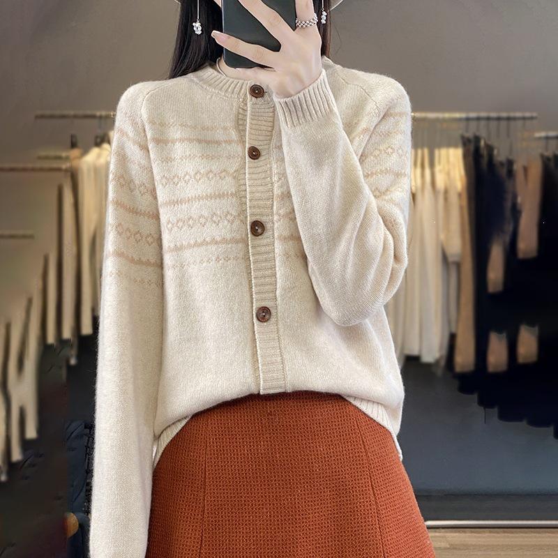 Women's 100% Wool Jacquard Round Neck Cardigan – Soft, Warm, and Stylish Autumn/Winter Sweater Coat