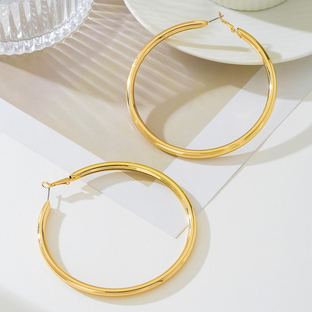 Модные серьги-подвески для женщин