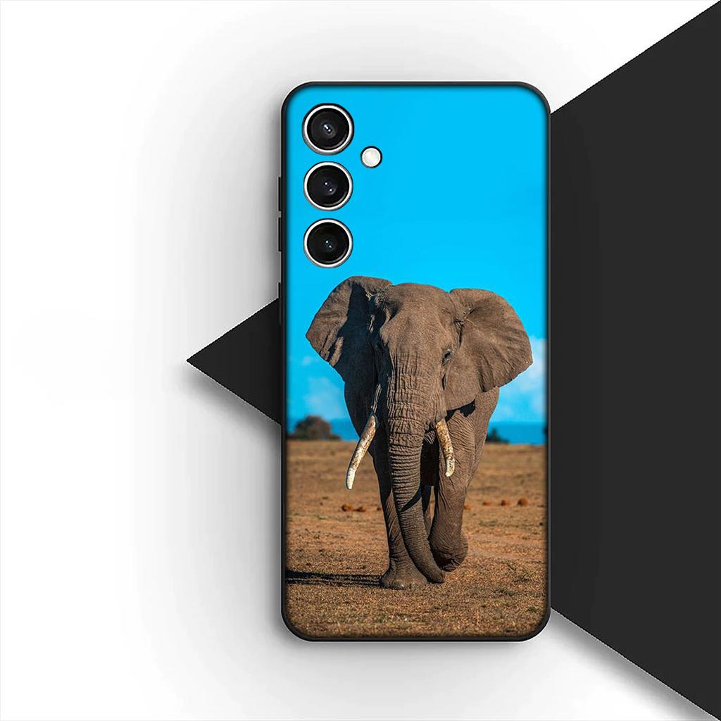 Elephant Dumbo Silicone Cover for Apple iPhone 17 Pro XS Max Air XR 6 Plus X 5 + SE 2022 SE2 6+ Coque Phone Case