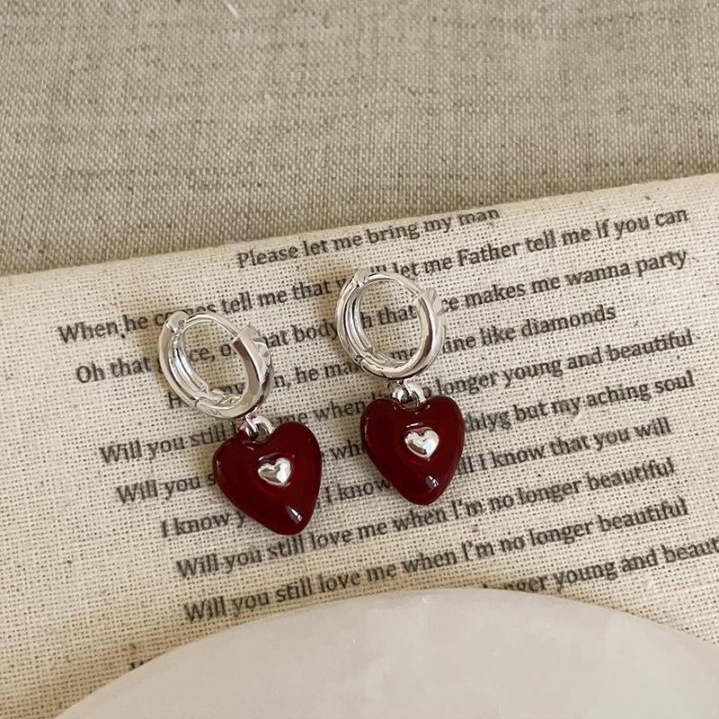 Ретро-серьги высокого класса Sense Red Oil Drop Love Ear Buckle для женщин, нишевая индивидуальность, изысканная мода, универсальные серьги для поездок на работу