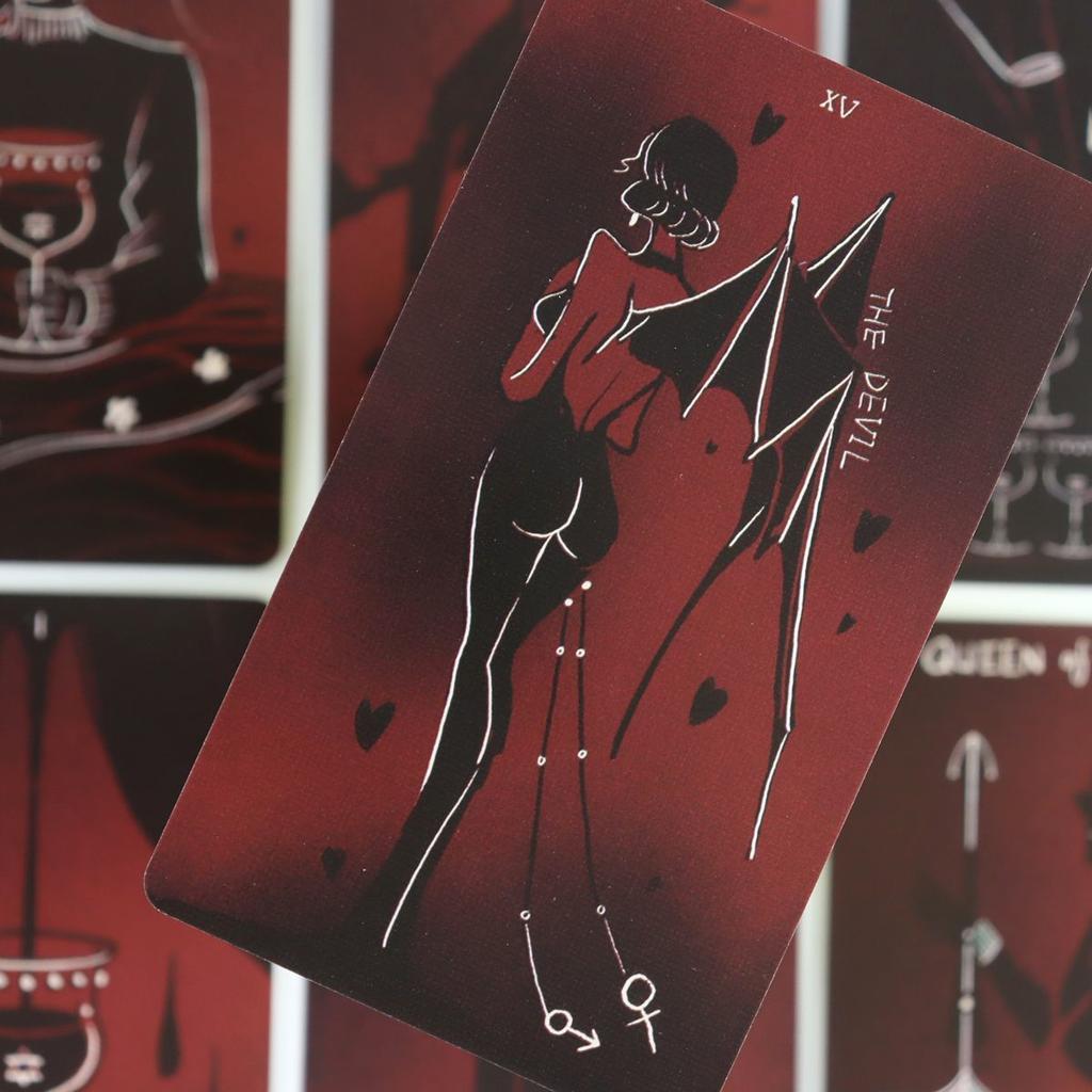 Dirty Red Tarot Deck 10.3*6cm 78 Pcs Tarot Cards Channel Energy Through Bold Strokes and Striking Contrasts