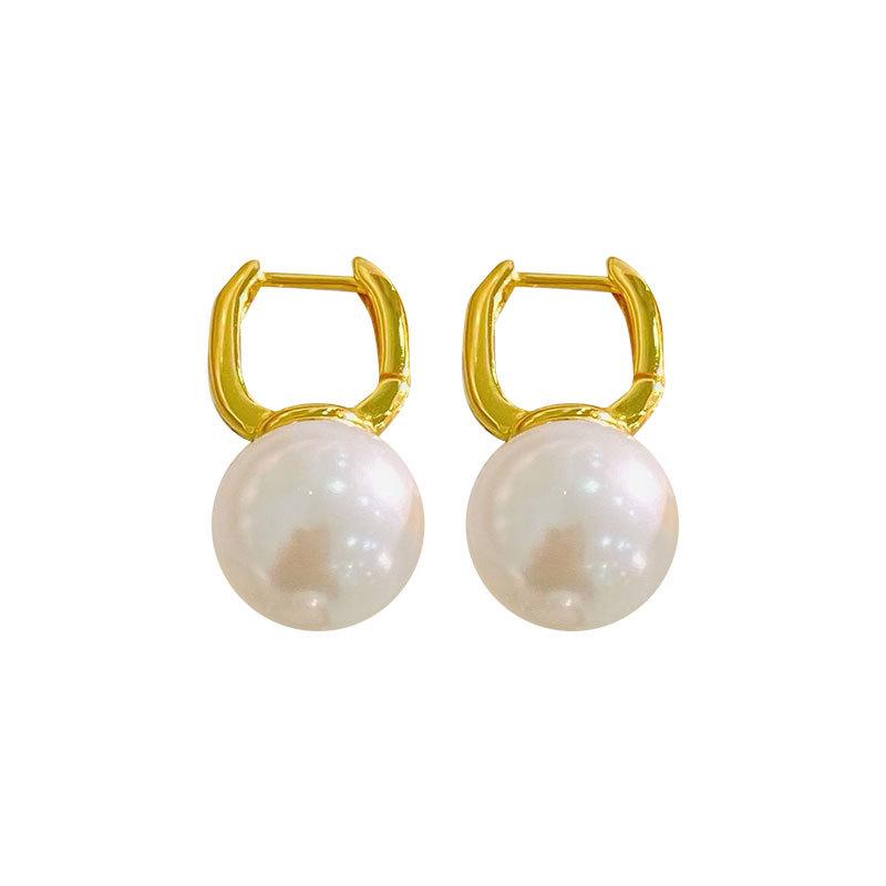 Pearl Ear Buckle Light Luxury High-end Earrings French Elegant Temperament Earrings Niche Design