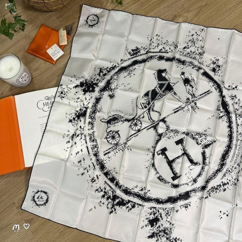 Б/у платок Hermes Carre 70 Ex-Libris Globetrotter из шелка Редкий с мешочком