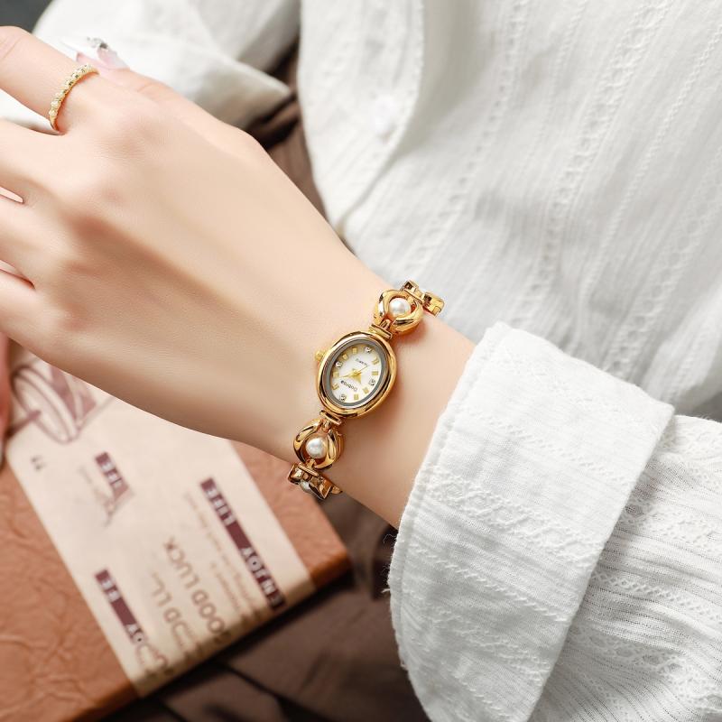 Medieval luxury imitation pearl watch, new Tiktok seller, direct of foreign trade temperament bracelet women's watch