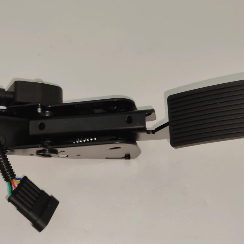 Электронная педаль газа для грузовиков Sinotruk Dongfeng (1108010-Т0100)