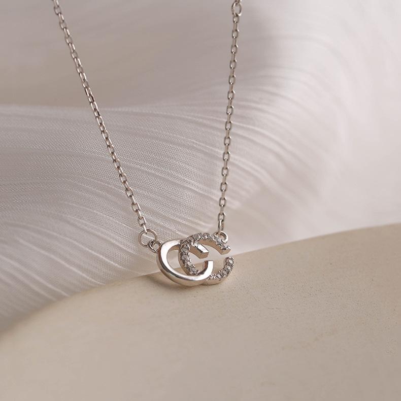 Ожерелье с двойной буквой C для женщин в корейском стиле, простая и элегантная подвеска в виде буквы, модная цепочка на ключицу, цепочка на шею
