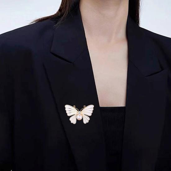 Женская брошь в форме бабочки с искусственным жемчугом и стразами, декорирующая капающее масло, противоскользящий костюм