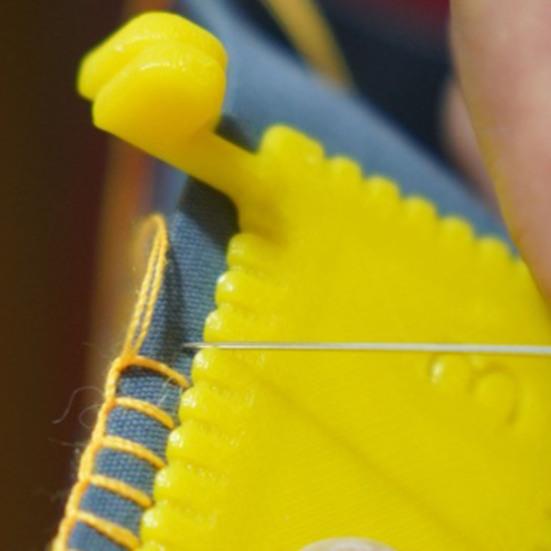 Edge Stitch Guide Edge Stitch Lock And Sewing Gauge Clip-on Sewing Tool Beginner Seam Ruler Stitch Gauge for Quilting Hemming Straight Stitch Lines