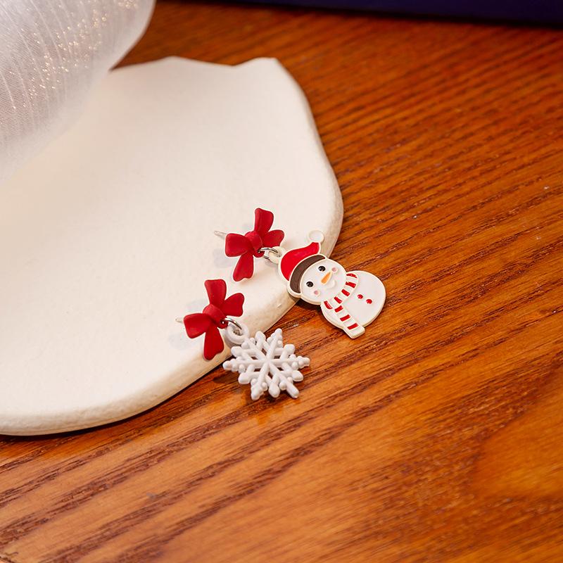 Autumn And Winter New Product Christmas Series Stud Earrings Holiday Festive Christmas Tree Snowman Earrings Women