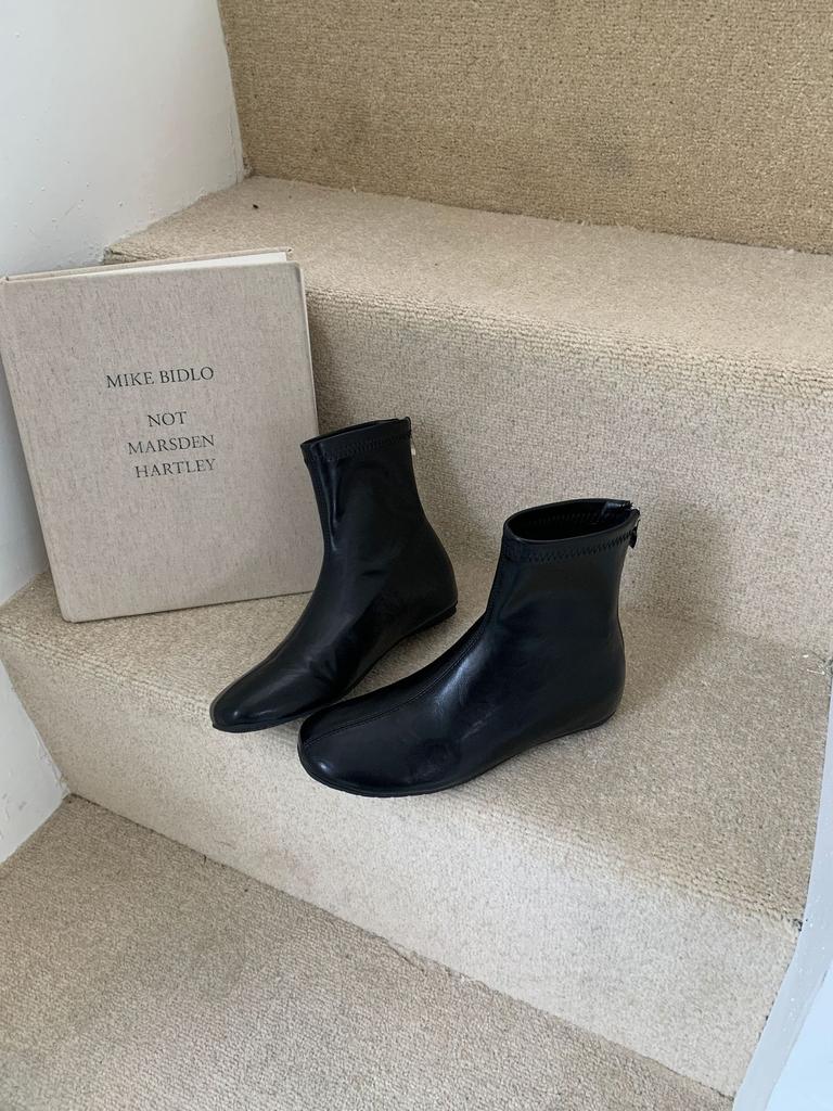 2025 Autumn and Winter New Round Head Rear Zipper Thin Soft Bottom Soft Surface Inner Slope Heel Martin Women's Short Boots