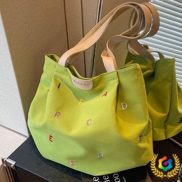 Трендовая женская холщовая сумка-тоут 2025 года с вышитыми буквами – просторная одноплечевая сумка для студентов
