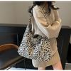 Retro Fashion Leopard Print Tote Bag Women's New Shopping Bag Trendy Casual Shoulder Bag Niche Women's Bag