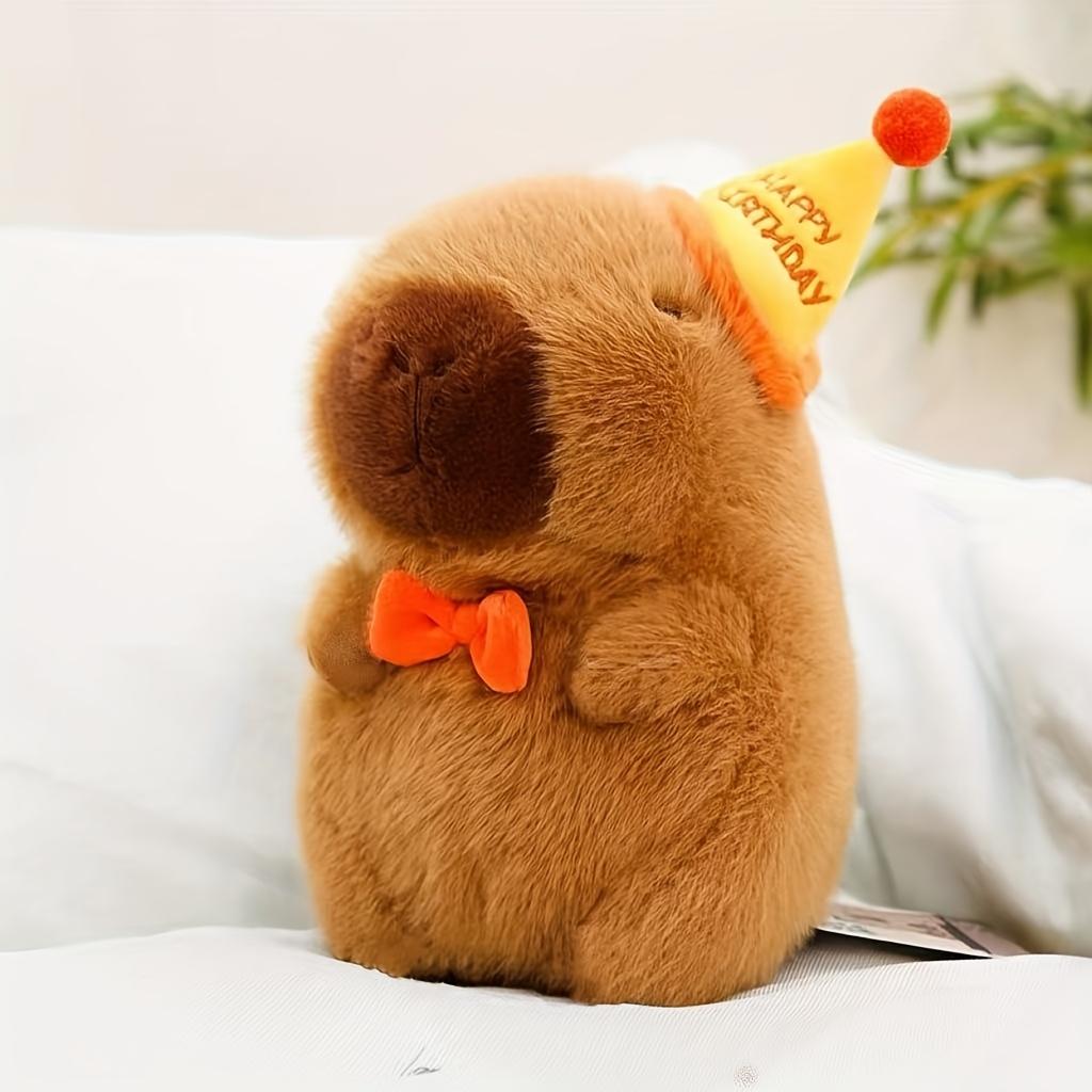Очаровательная плюшевая игрушка капибара с праздничной шапочкой и галстуком-бабочкой – мягкая игрушка для собак всех пород, идеальный компаньон для игр в помещении