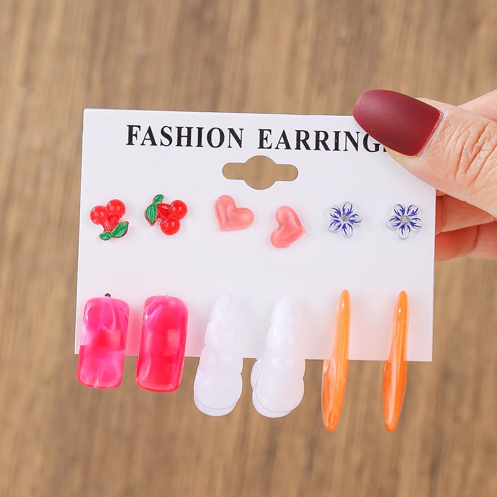 Oversold personalized C-shaped earrings set, colorful resin small stud earrings, love bow, cute earrings.