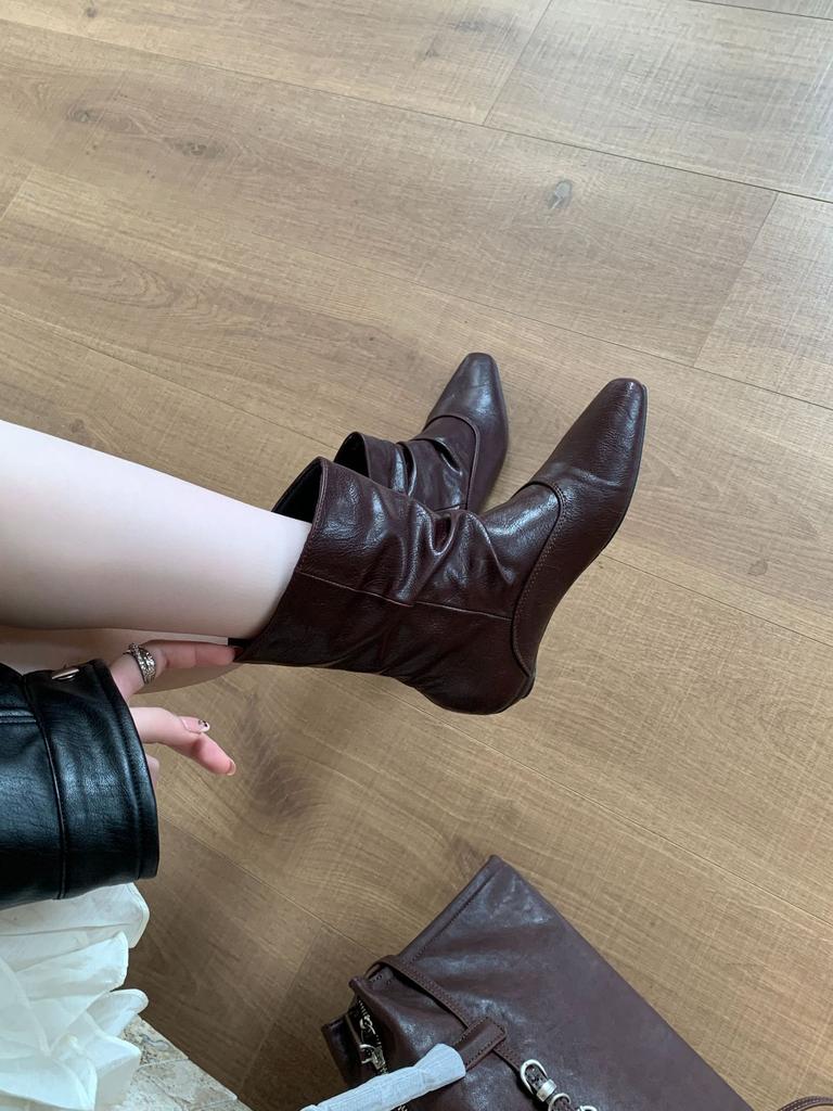 2025 New niche square head fashion short boots women's trendy design sense pleated piled boots soft leather thin wide boots women