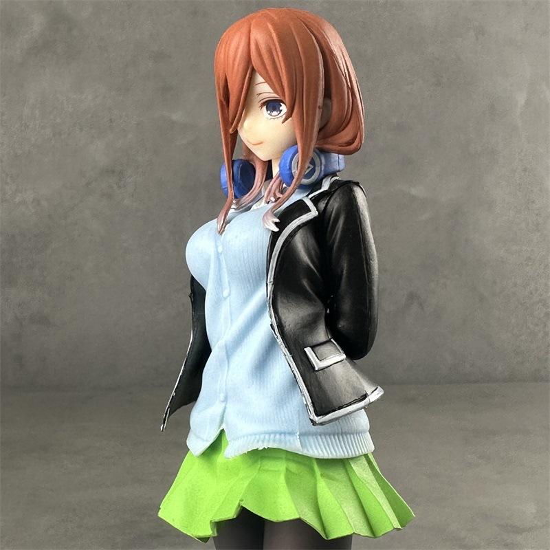 Fifth-quarter Hanayome Nakano Miku standing pose uniform school uniform scenery beautiful girl anime figure ornaments wholesale