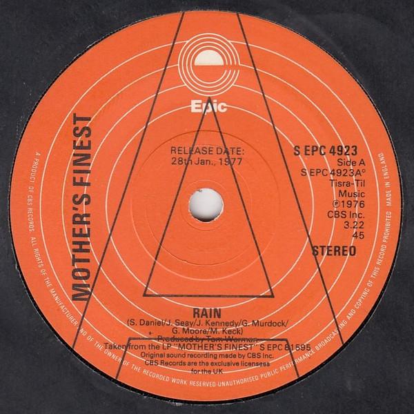 7-дюймовая пластинка MOTHERS FINEST Rain SEPC4923 Epic 1976 UK Rock Б/у