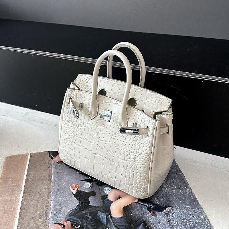 Fashion crocodile pattern portable platinum bag women's new high-end texture shoulder messenger bag European and American retro