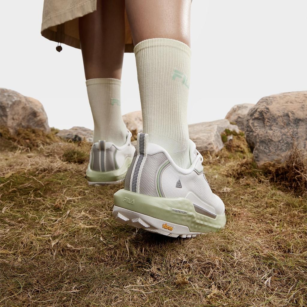 Fila Explorer Женские Минималистичные Дышащие Легкие Слипоны Низкие Функциональные Ботинки для Активного Отдыха Женская обувь Ярко-Белый A12W431206FBW