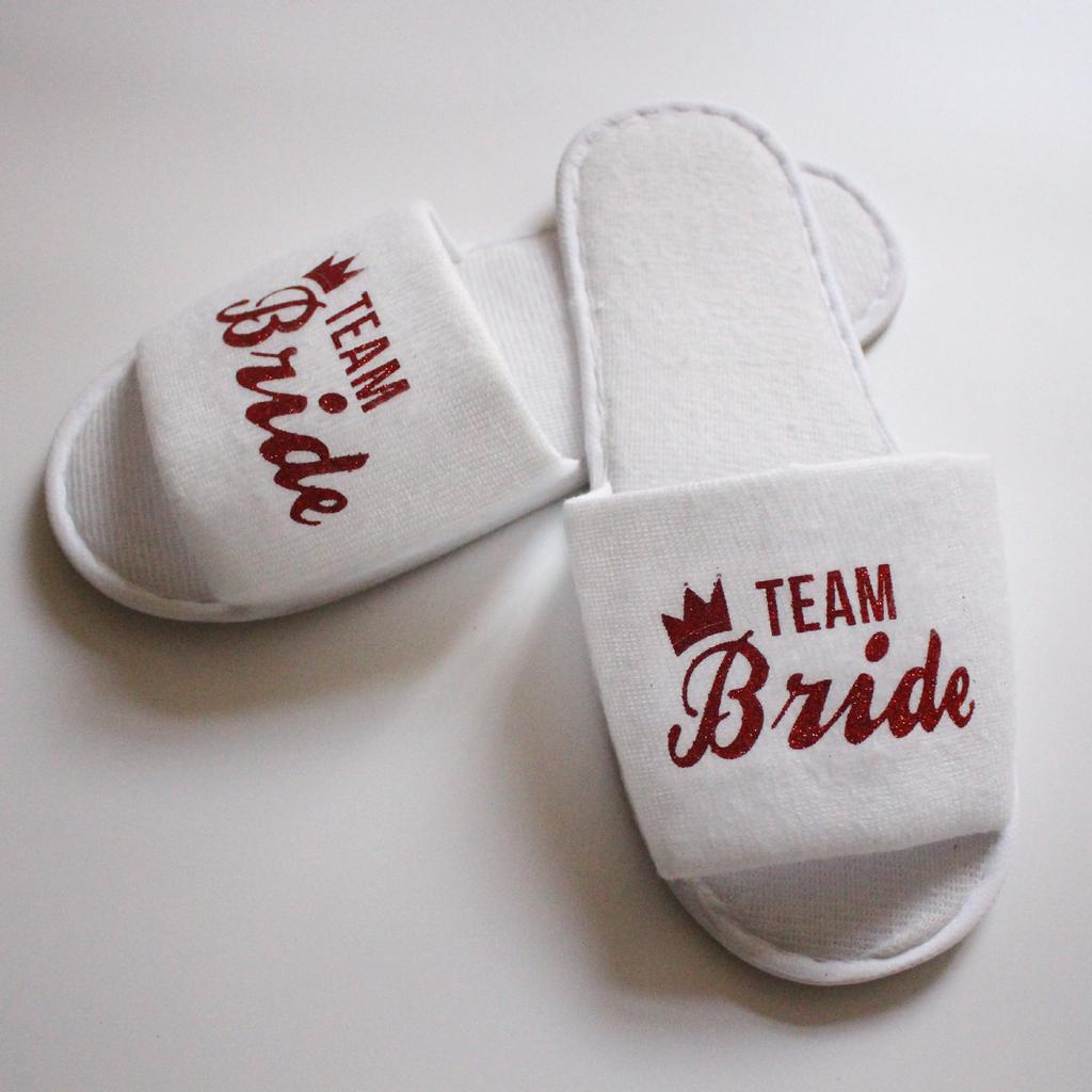 Fashion Wholesale Bride Shower Bride Wedding Decoration Bridesmaid Hen Party Spa Soft Slippers Ladies Bachelorette Party Supplies Gift