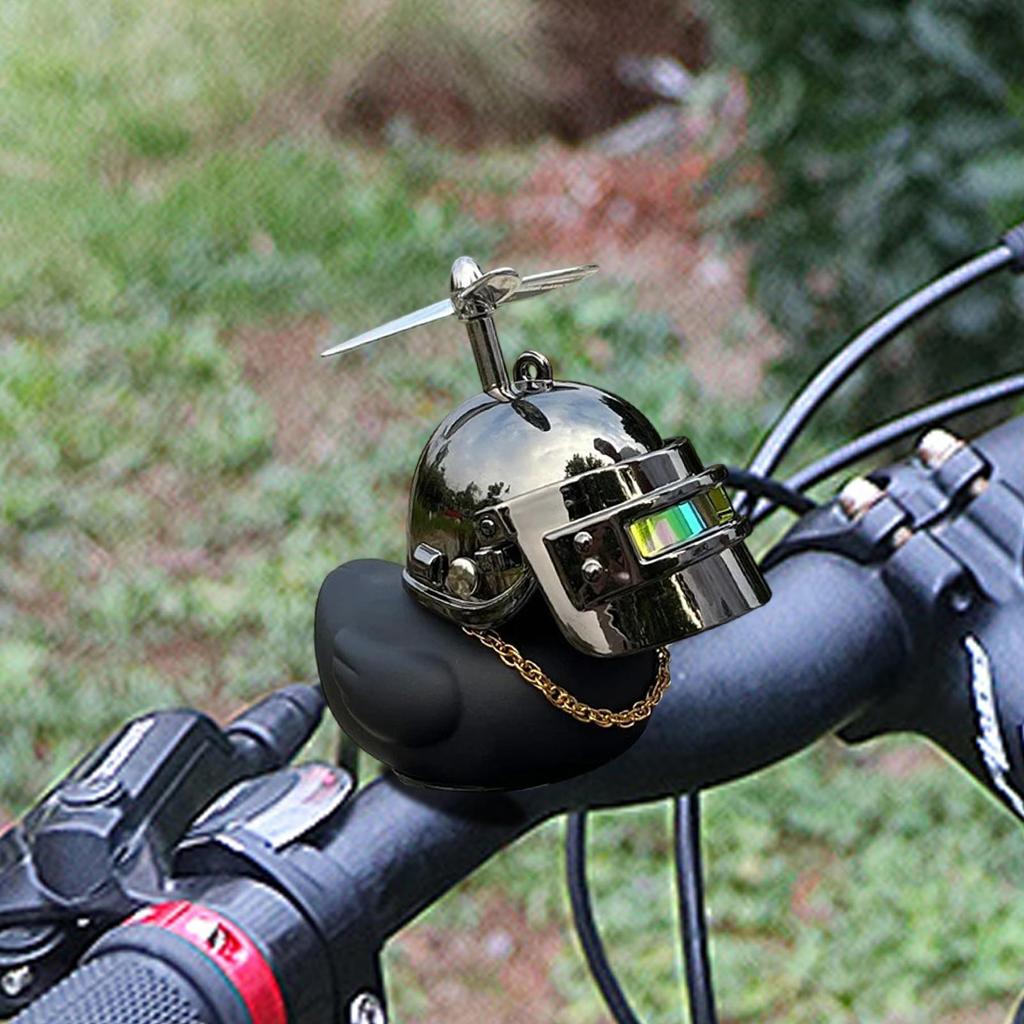 Маленький черный утенок со шлемом, пропеллером, украшения для интерьера автомобиля, утка на руль велосипеда, мотоцикла, самоката, черный утенок, декор для велосипеда