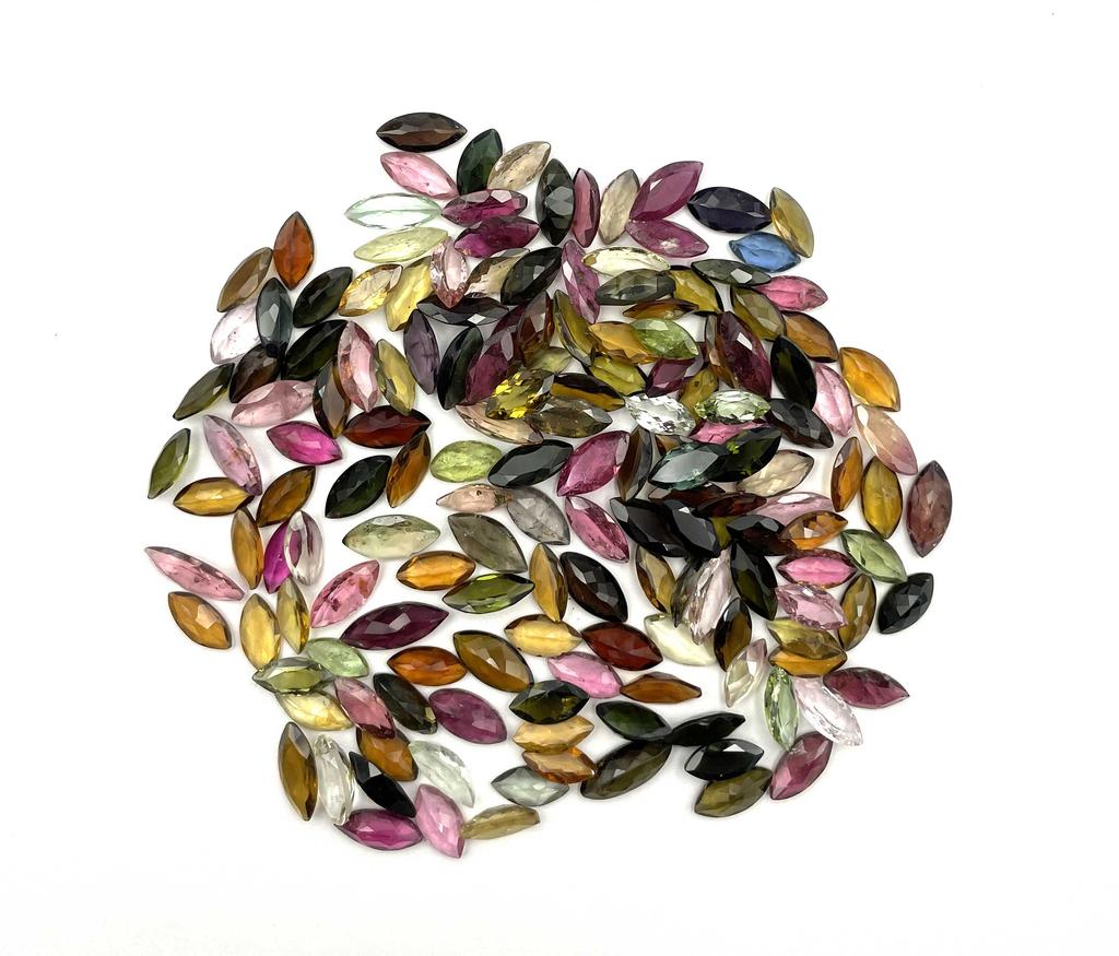 Лот из 15 натуральных драгоценных камней турмалина огранки «маркиз» 4*8 мм 10 карат