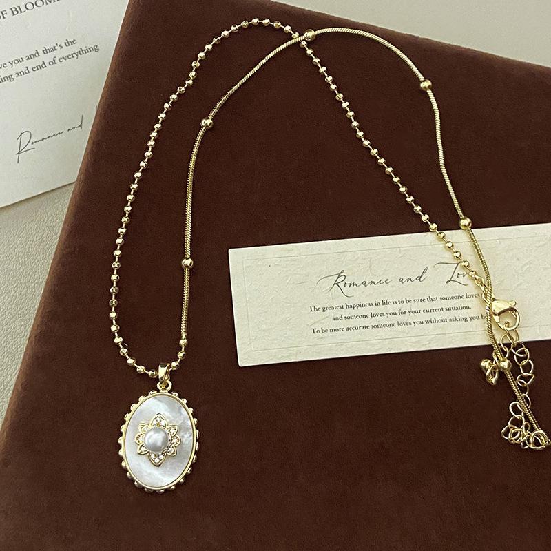 Fritillary Pearl Oval Pendant Necklace Fashion Versatile Clavicle Chain Light Luxury Temperament Necklace Women
