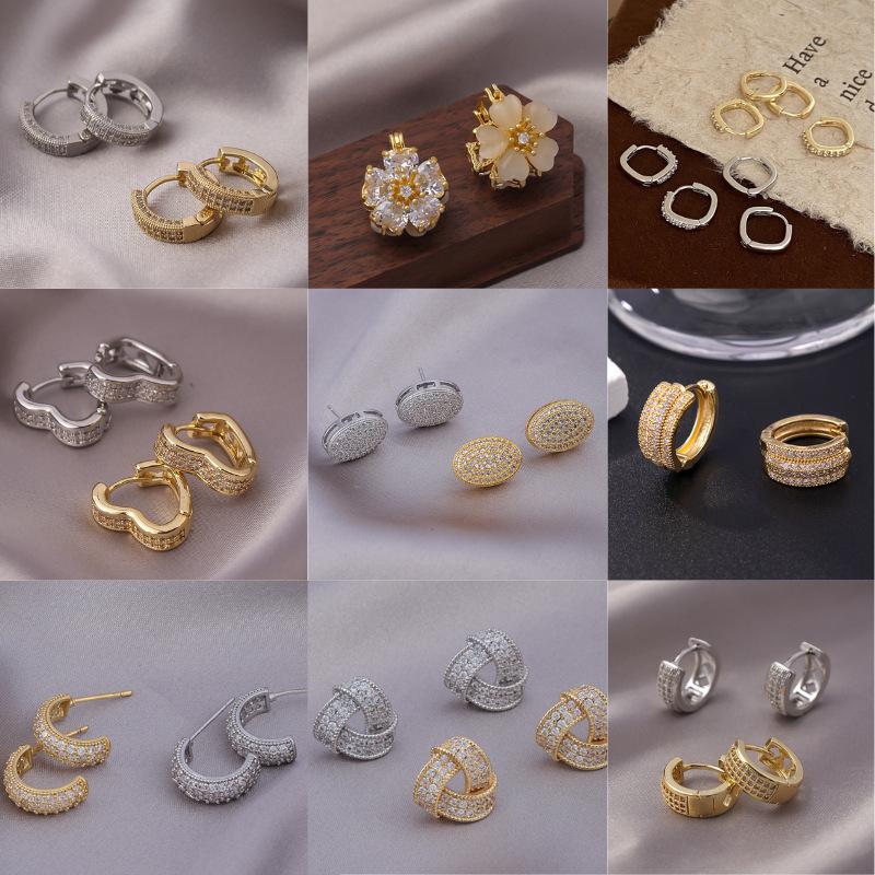 Французские серьги-пусеты с цирконами и бриллиантами в стиле легкой роскоши - Универсальные и трендовые стили