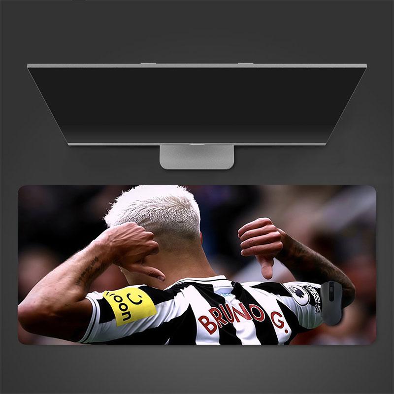 Guimaraes Mouse Pad, Large Gaming Desk Mat, Non-slip XXL Mousepad for Laptop & Tablet, Mini PC Playmat with Stitched Edges