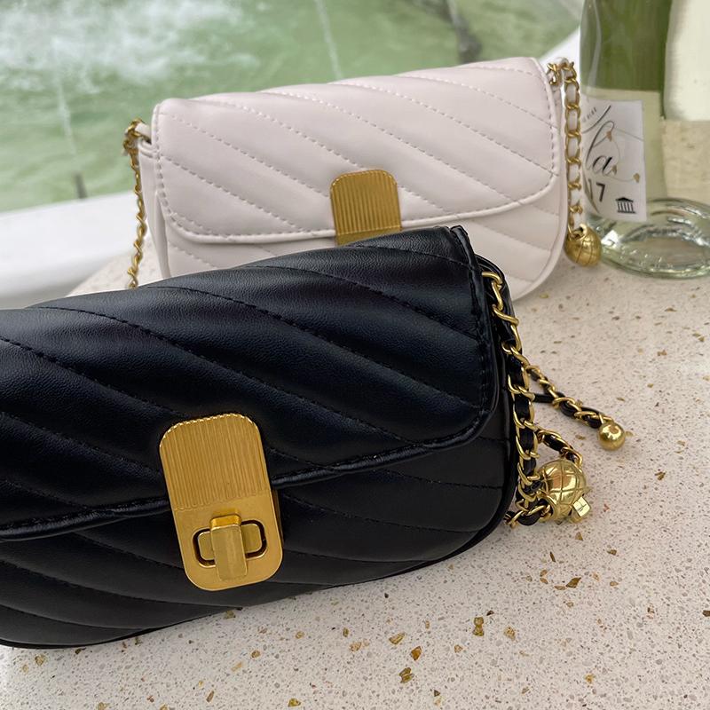 Мини-сумка на цепочке, новый нишевый дизайн, универсальная сумка через плечо в иностранном стиле, маленькая квадратная сумка