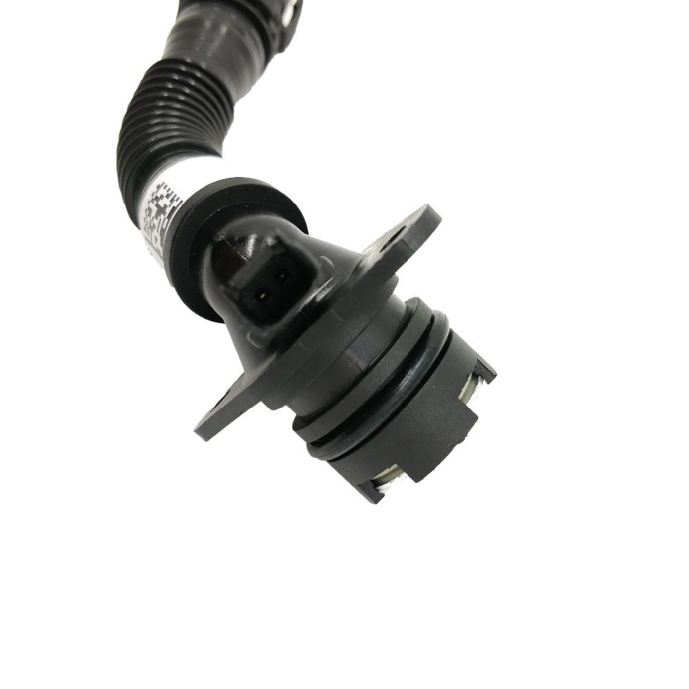 1x Шланг вентиляции картера от крышки клапанов 11127584128 для BMW E82 E88 F10 F12