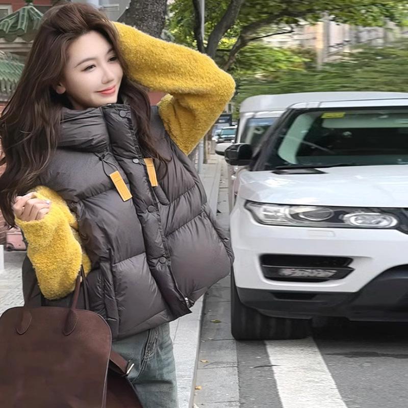 Жилет женский из белого утиного пуха, модный, зимний, 2024 года, с капюшоном, утолщенный, маленький, с чувством юмора