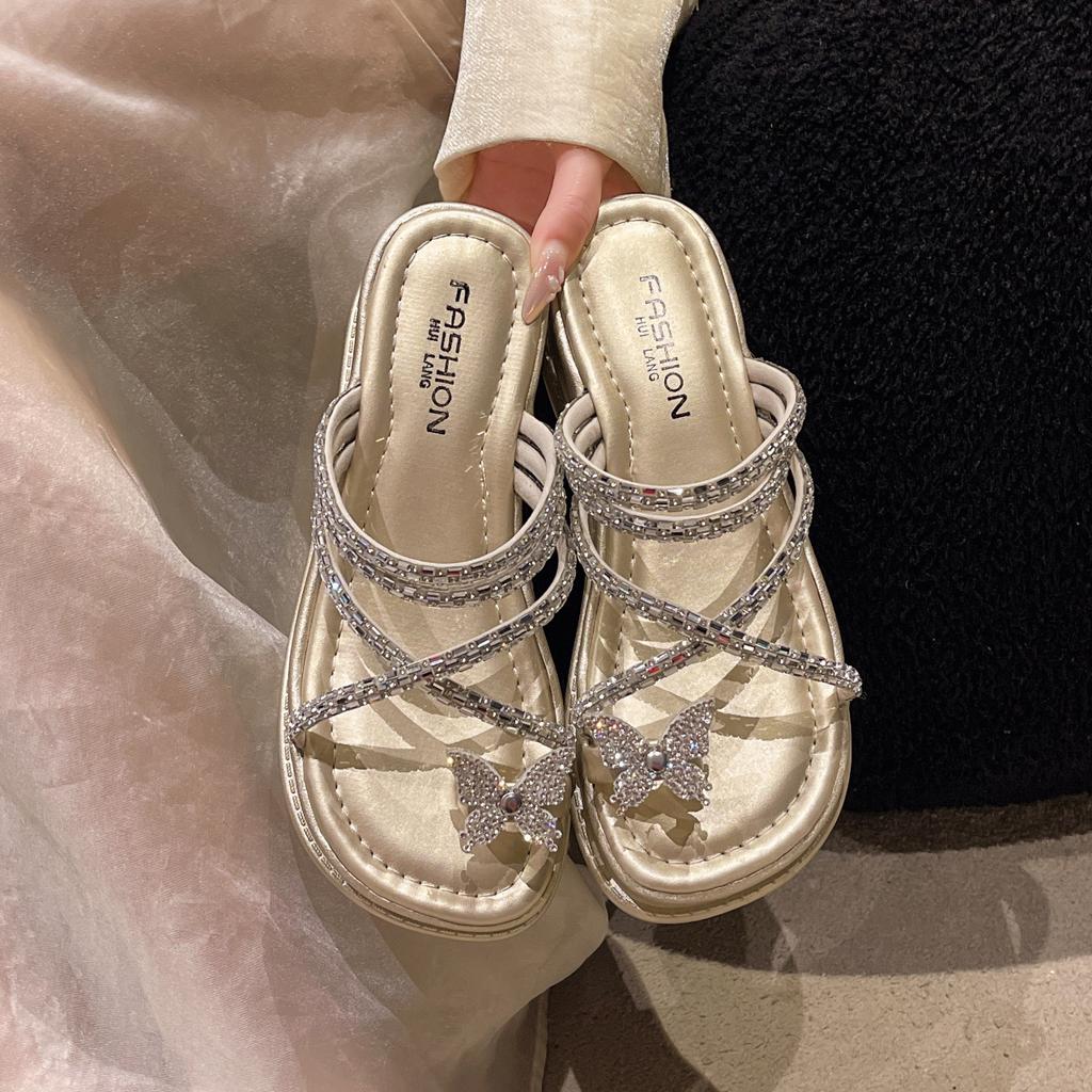 2025 French Sandals Slippers Women's Summer Wear Fat Wide Butterfly Rhinestone Cover Toes Roman Beach Thick Bottom Wedge Sandals