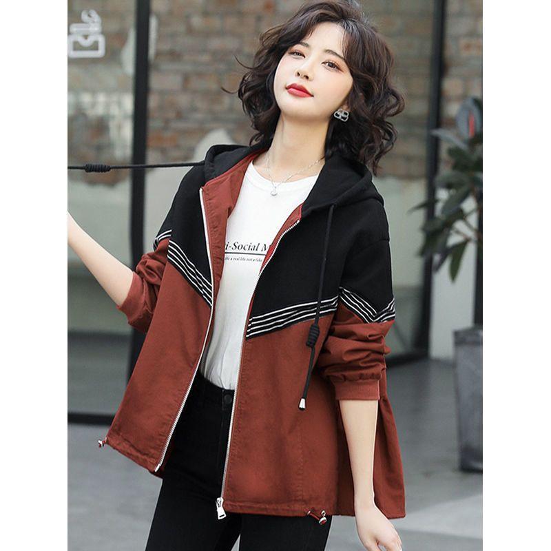 Повседневная женская ветровка свободного кроя с капюшоном и вставками на осень