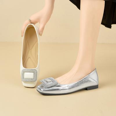 Женские туфли из овчины, новые, с темпераментной квадратной пряжкой со стразами, для работы, серебристые, на плоской подошве, с открытым верхом, маленькие кожаные туфли для женщин