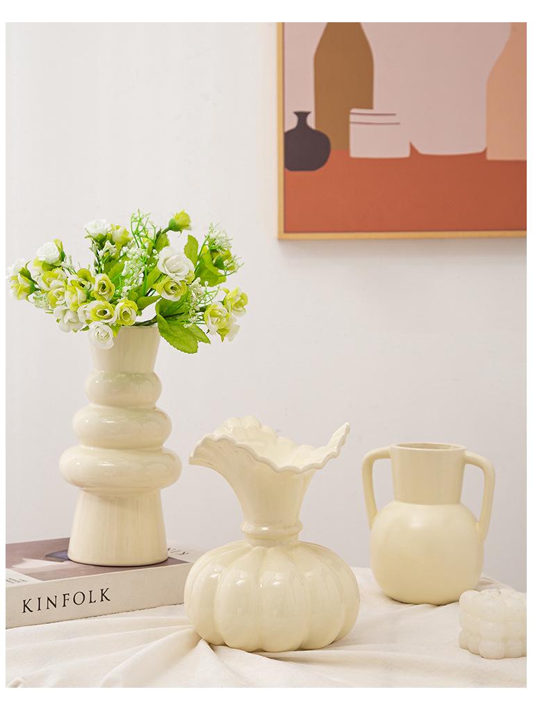 High-End French Ceramic Vase for Living Room - Ideal for Flower Arrangements, Artificial or Dried Flowers, Desktop Decoration